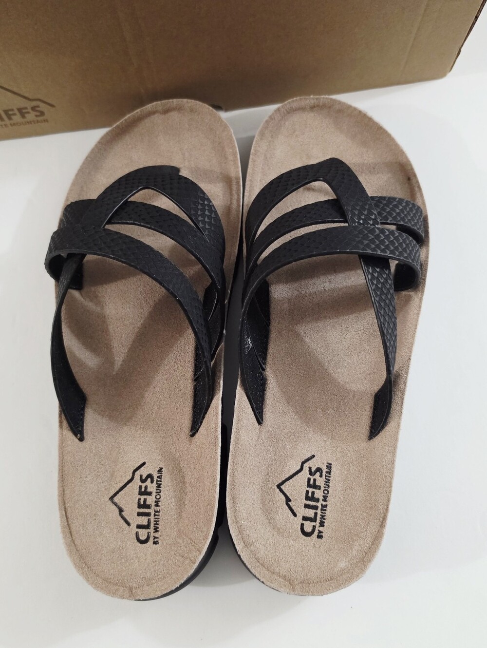 Cliffs by White Mountain Bertina Flip-Flops - Picture 4 of 6